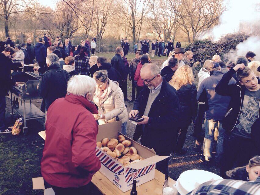 11124732_895227733863395_1021168847_n